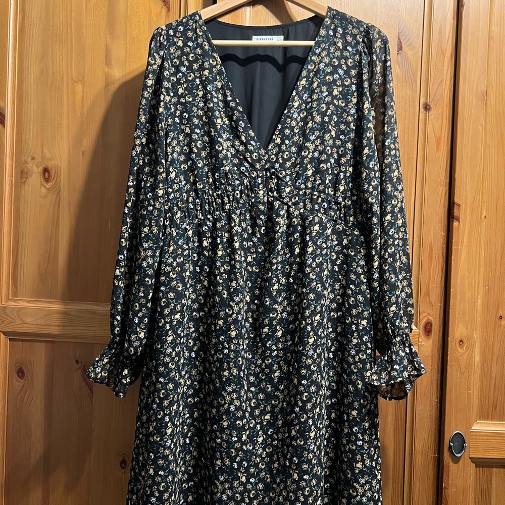 Signature by Rietmans Black Floral Long Sleeve Dress
